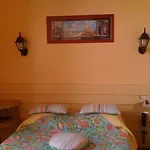 Hotel De La Tour 2*
