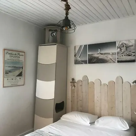 Hotel De La Tour 2*